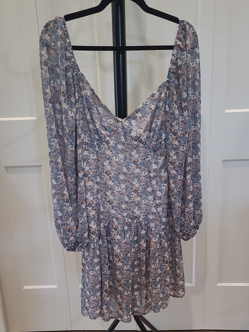 Storia Blue Floral Long-Sleeve V-Neck Mini Dress